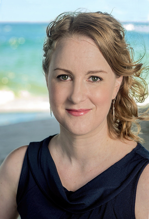 Orange Beach Realtor Portrait-Katy Lonowski