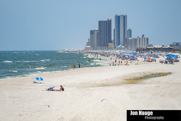 Corwds at Gulf Shores Beach