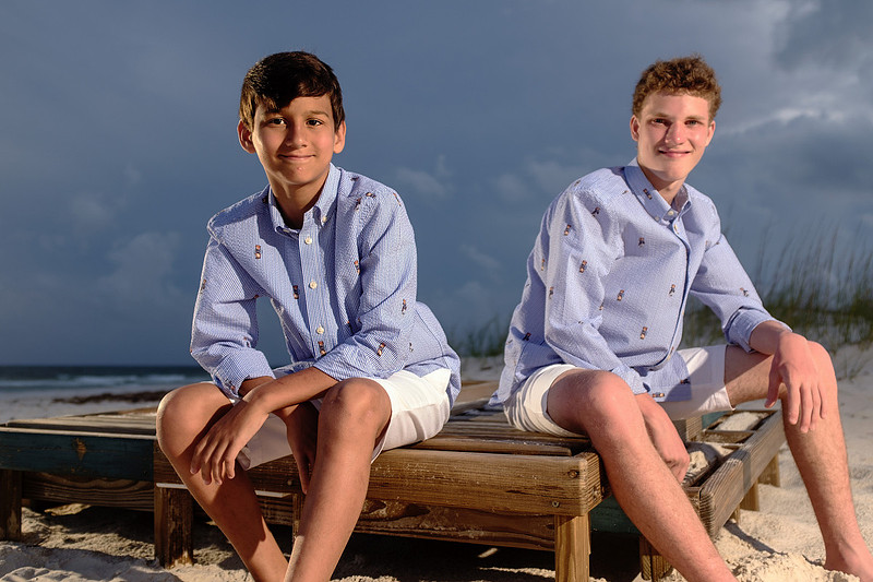 Family photographer at the Island House Hotel Orange Beach