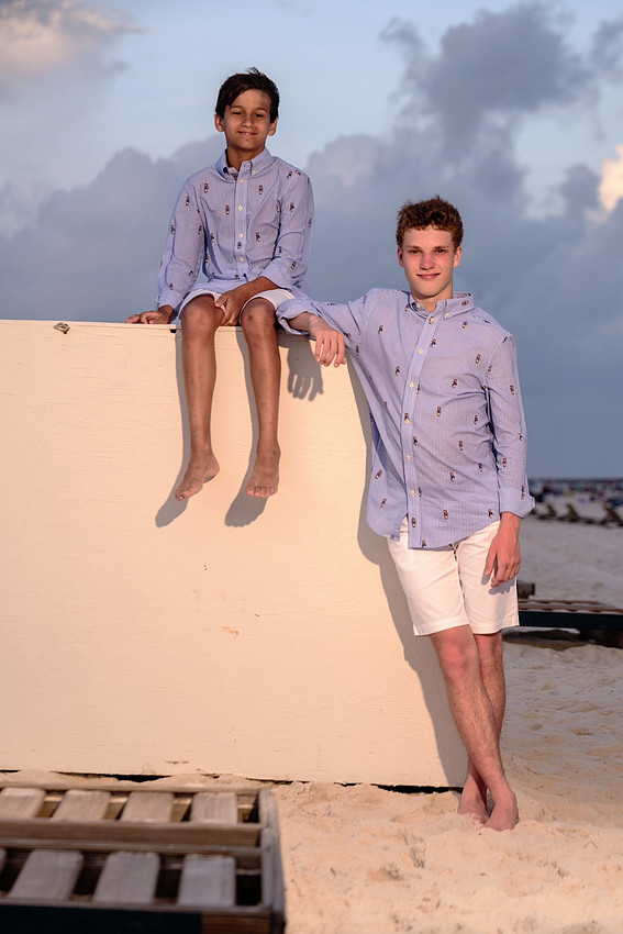Family photographer at the Island House Hotel Orange Beach
