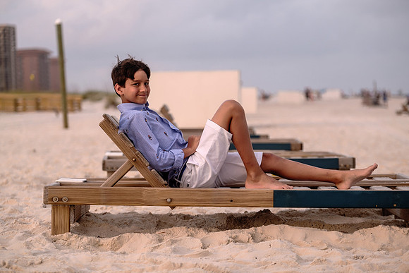 Family photographer at the Island House Hotel Orange Beach