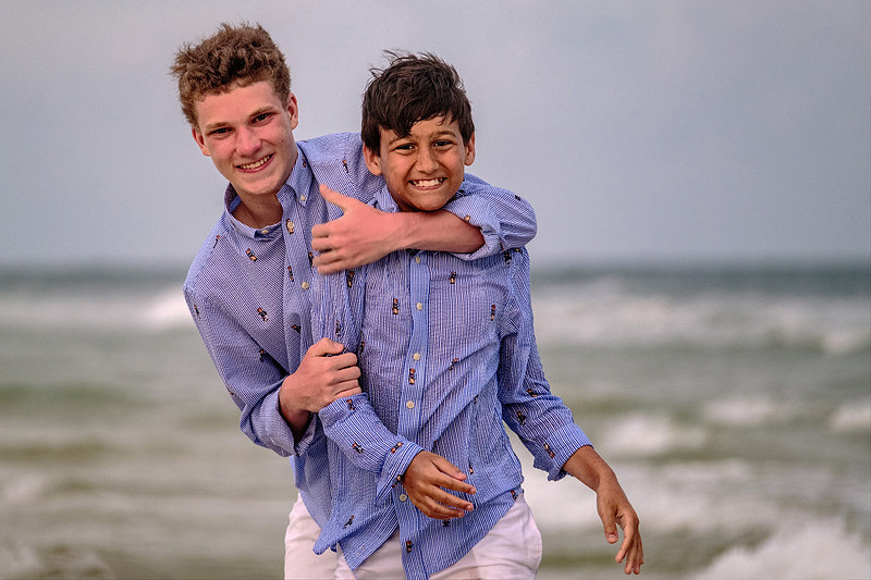 Family photographer at the Island House Hotel Orange Beach
